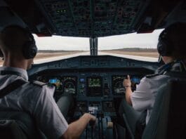 ücretsiz pilotaj eğitimi, pilotaj ücretleri, thy akademi ücretsiz pilotaj yönetimi, pilot nasıl olunur, cadet nedir, uçak kullanan pilot