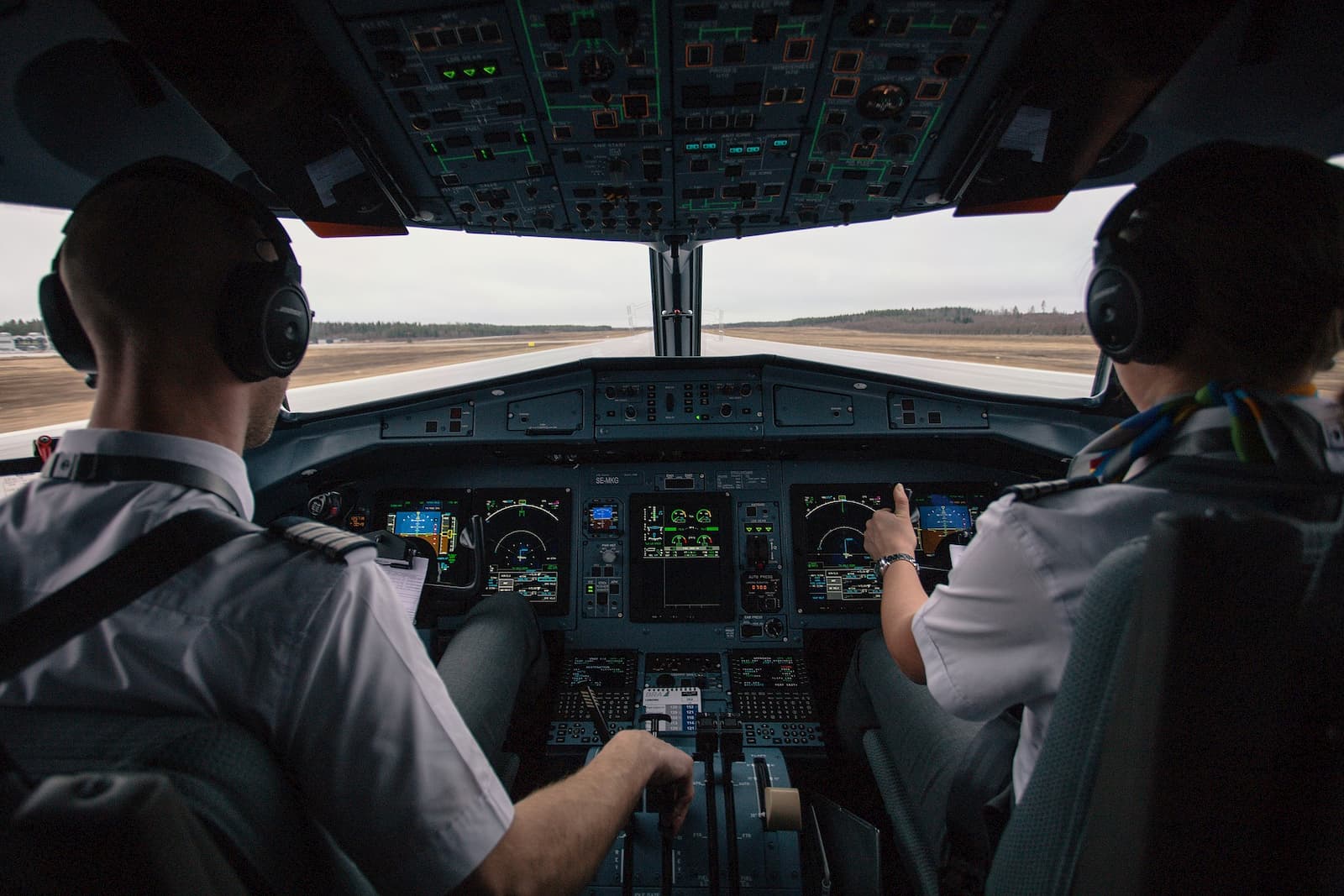 ücretsiz pilotaj eğitimi, pilotaj ücretleri, thy akademi ücretsiz pilotaj yönetimi, pilot nasıl olunur, cadet nedir, uçak kullanan pilot